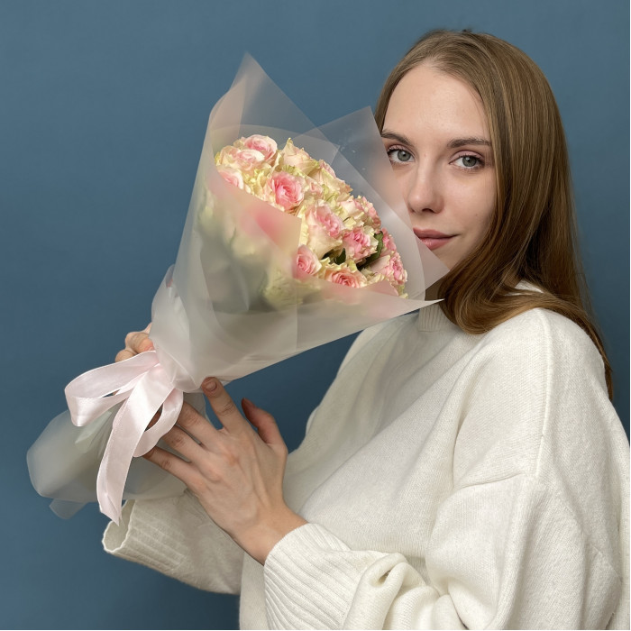 17 нежно-розовых роз Топ Гир