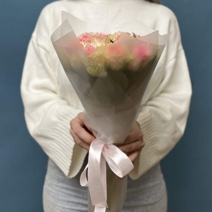 17 нежно-розовых роз Топ Гир