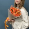 17 оранжевых роз Тропикал Амазон 40 см