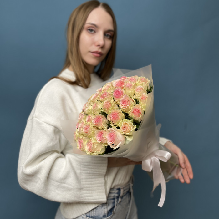 41 нежно-розовая роза Топ Гир