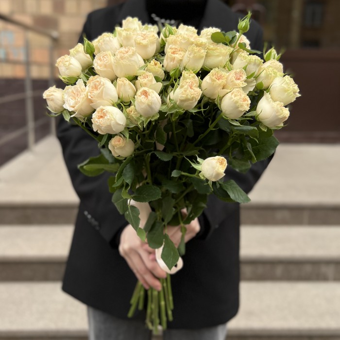 11 кустовых пионовидных роз Саммер- роз 50 см