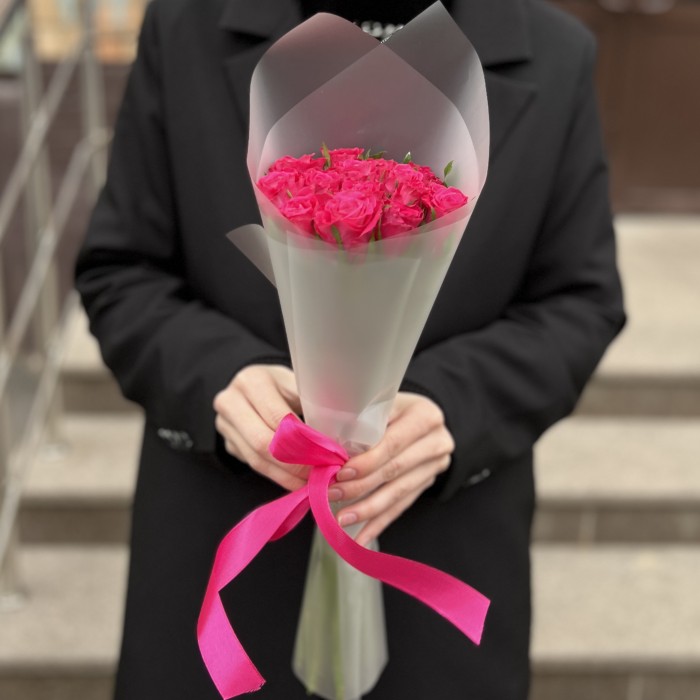 15 малиновых роз Вайлд Калипсо