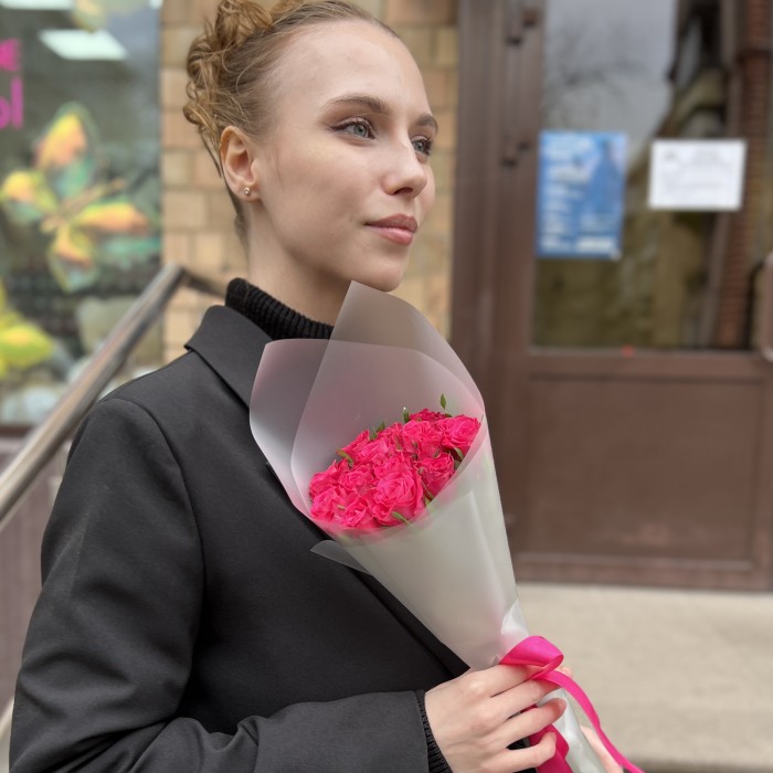 15 малиновых роз Вайлд Калипсо