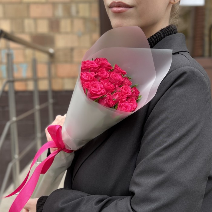 15 малиновых роз Вайлд Калипсо