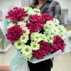 7 малиновых роз Пинк Флойд с хризантемой
