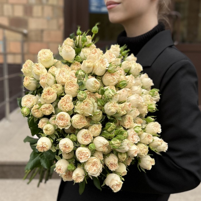 25 кустовых пионовидных роз Саммер-роз 50 см