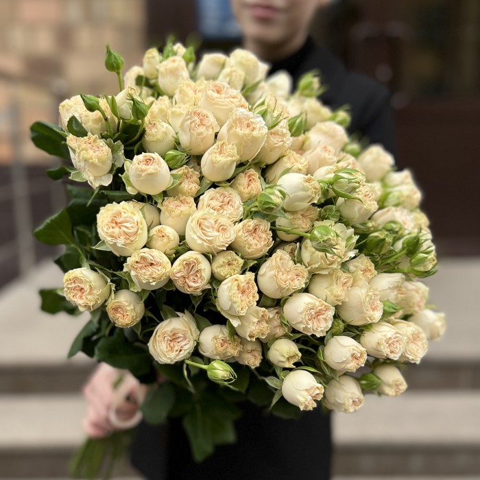 25 кустовых пионовидных роз Саммер-роз 50 см