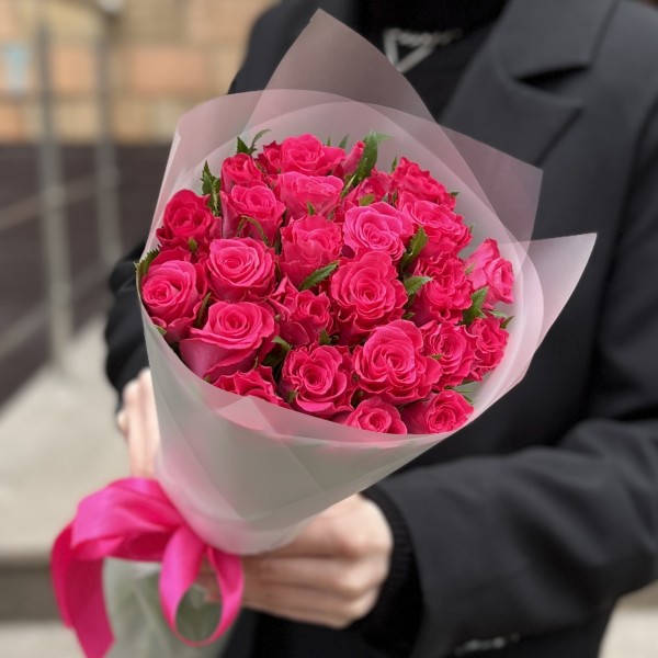 25 малиновых роз Вайлд Калипсо