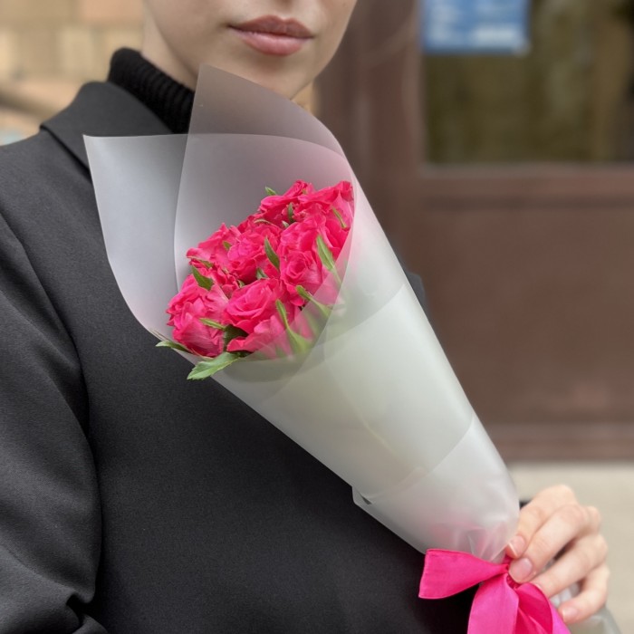 9 малиновых роз Вайлд Калипсо