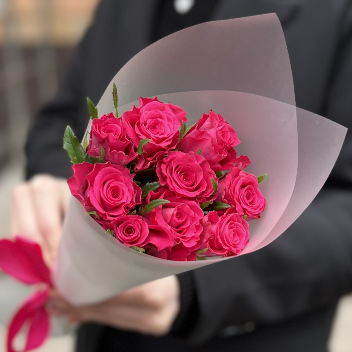 9 малиновых роз Вайлд Калипсо