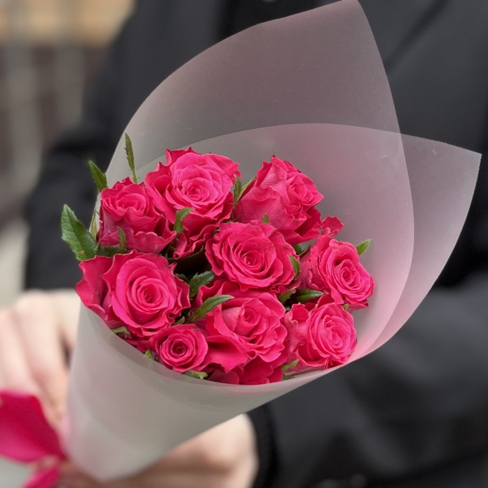 9 малиновых роз Вайлд Калипсо