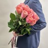 15 Кораллово-розовых роз Суперстейшн 50 см