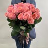 Кораллово-розовая роза Суперстейшн 60 см