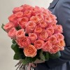 35 Кораллово-розовых роз Суперстейшн 60 см