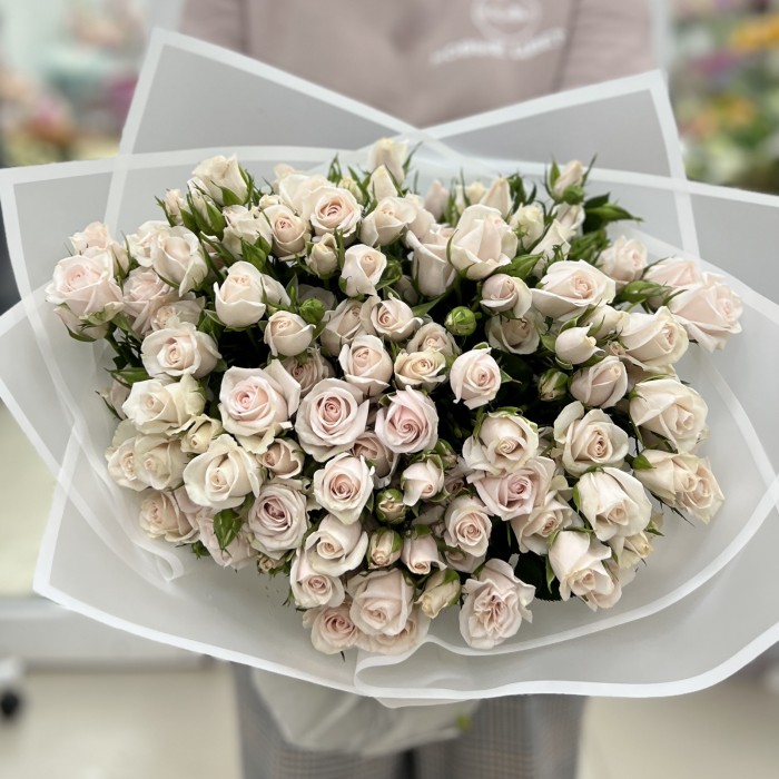 21 кустовая роза Роял Порцелина 70 см