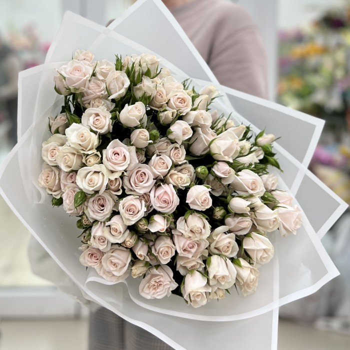 21 кустовая роза Роял Порцелина 70 см