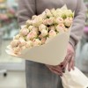 19 кустовых персиково-зелёных роз Павлова 50 см