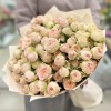 19 кустовых персиково-зелёных роз Павлова 50 см