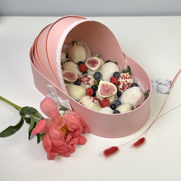 Клубника в шоколаде  для девочки