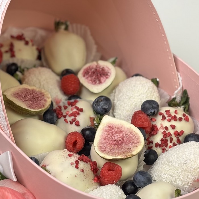 Клубника в шоколаде  для девочки