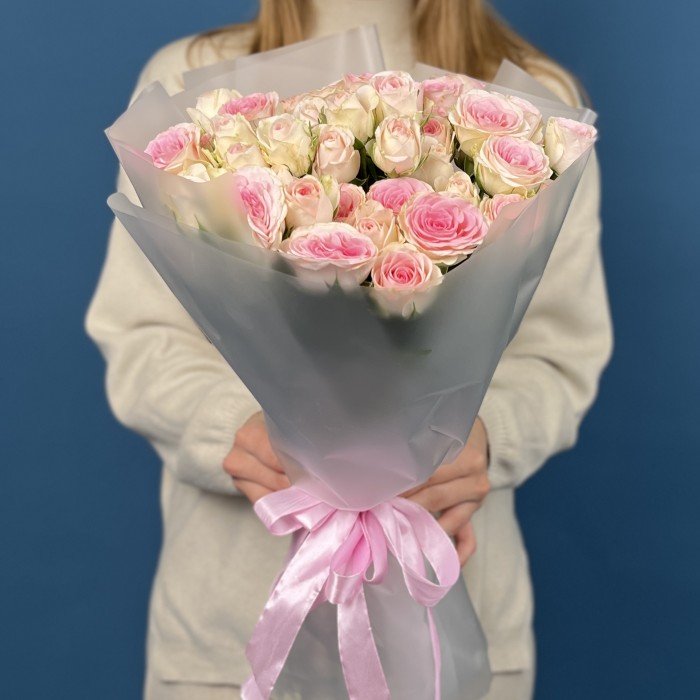 15 кустовых роз Гуд Муд 40 см