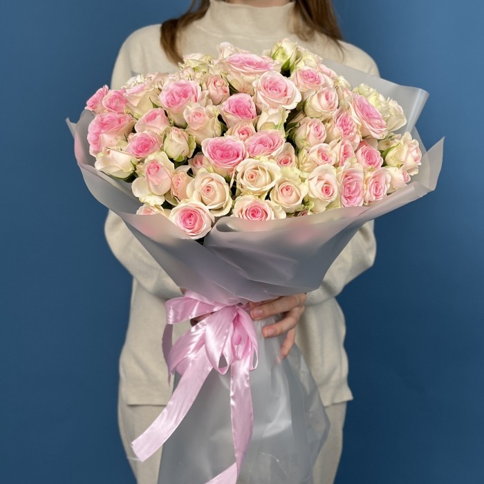 25 кустовых роз Гуд Муд 40 см