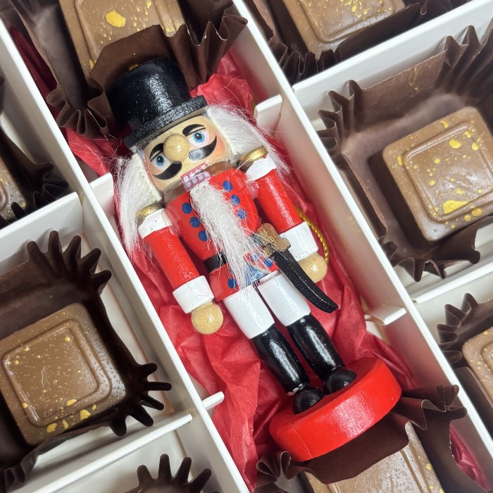 Конфеты ручной работы с апельсином и клубникой Щелкунчик