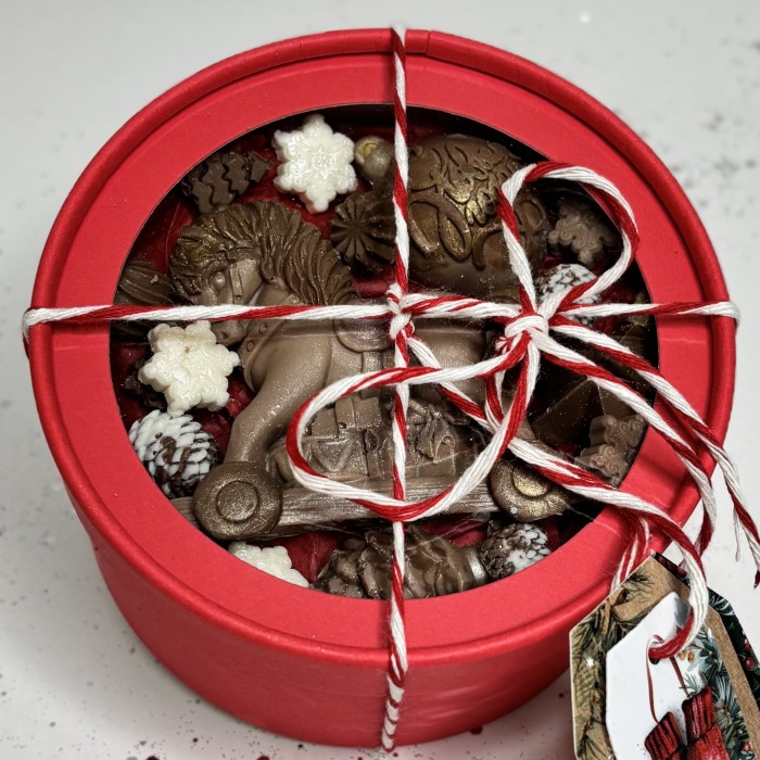 Новогодний набор из шоколада ручной работы Сказочный день