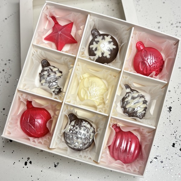 Новогодний набор из шоколада ручной работы Елочные украшения 9шт