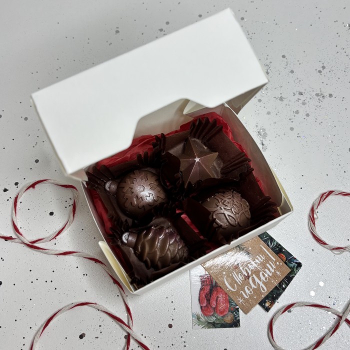Новогодний набор из шоколада ручной работы фейерверк
