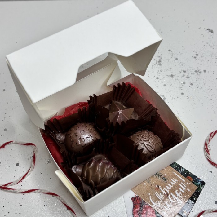 Новогодний набор из шоколада ручной работы фейерверк