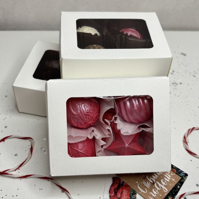 Новогодний набор из шоколада ручной работы розовый фейерверк