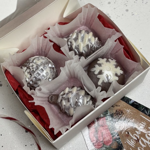 Новогодний набор из шоколада ручной работы серебряный фейерверк