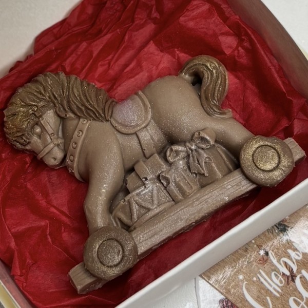 Новогодняя шоколадка ручной работы лошадка