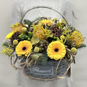 Сборная корзина с герберами