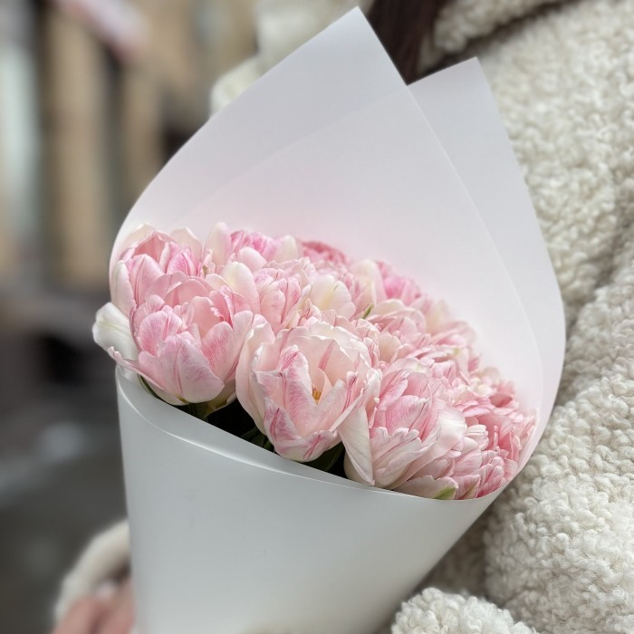 17 нежно-розовых пионовидных тюльпанов Фокстрот