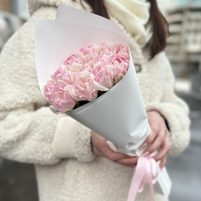 17 нежно-розовых пионовидных тюльпанов Фокстрот