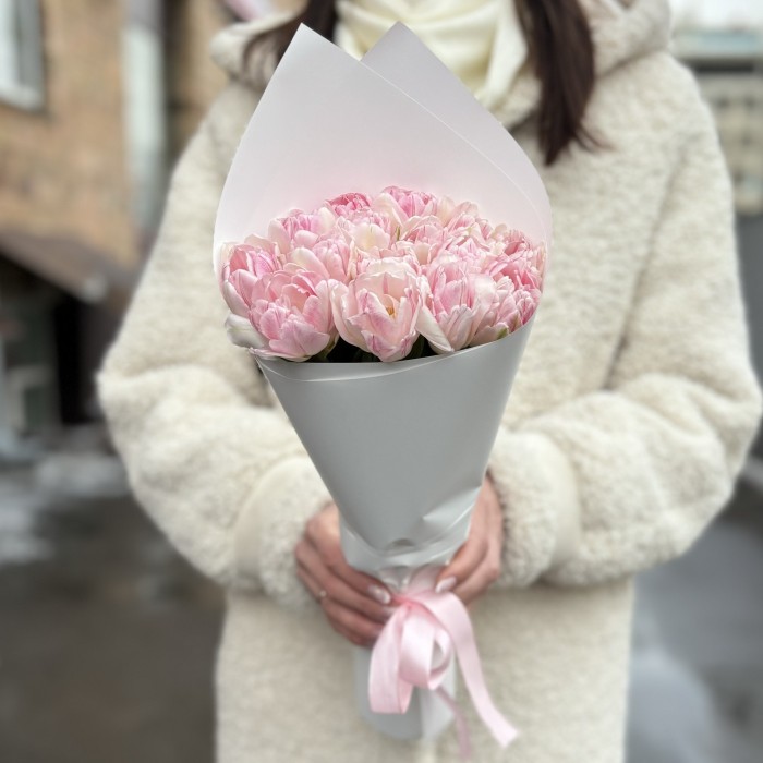 17 нежно-розовых пионовидных тюльпанов Фокстрот