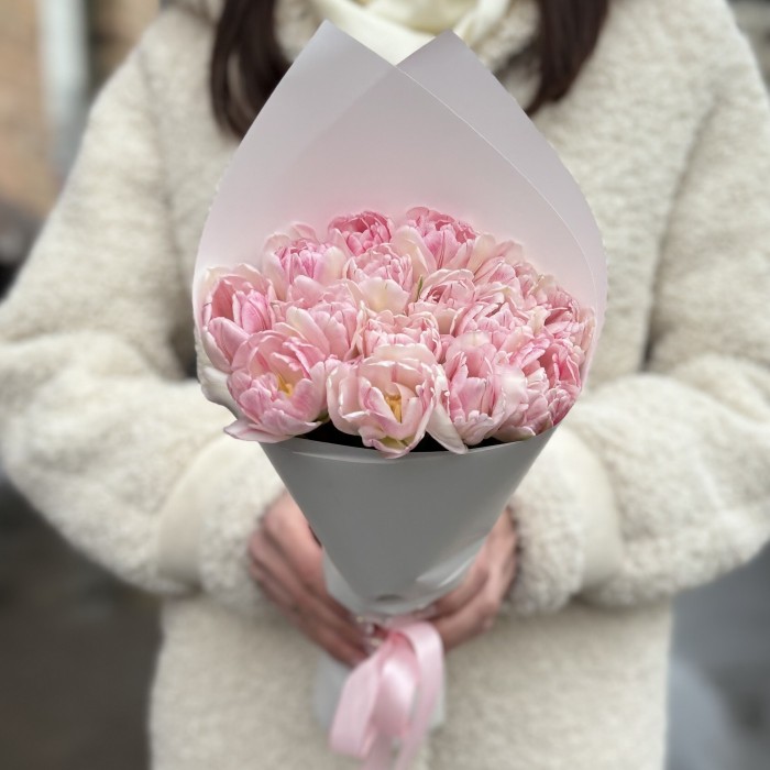17 нежно-розовых пионовидных тюльпанов Фокстрот