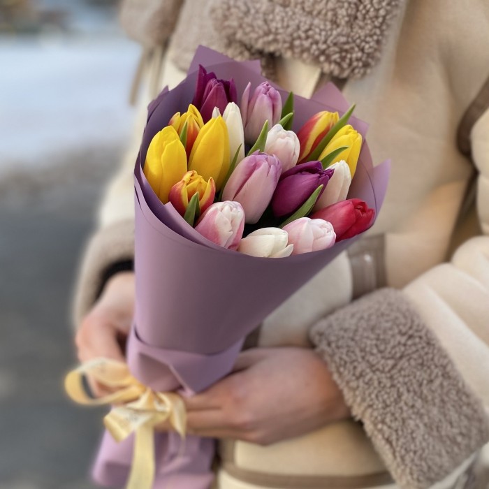 17 тюльпанов микс в упаковке