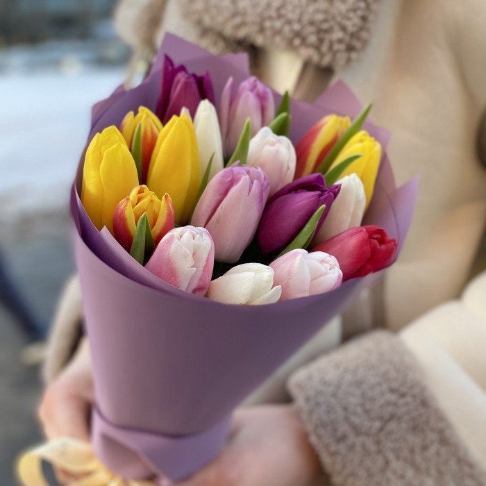 17 тюльпанов микс в упаковке