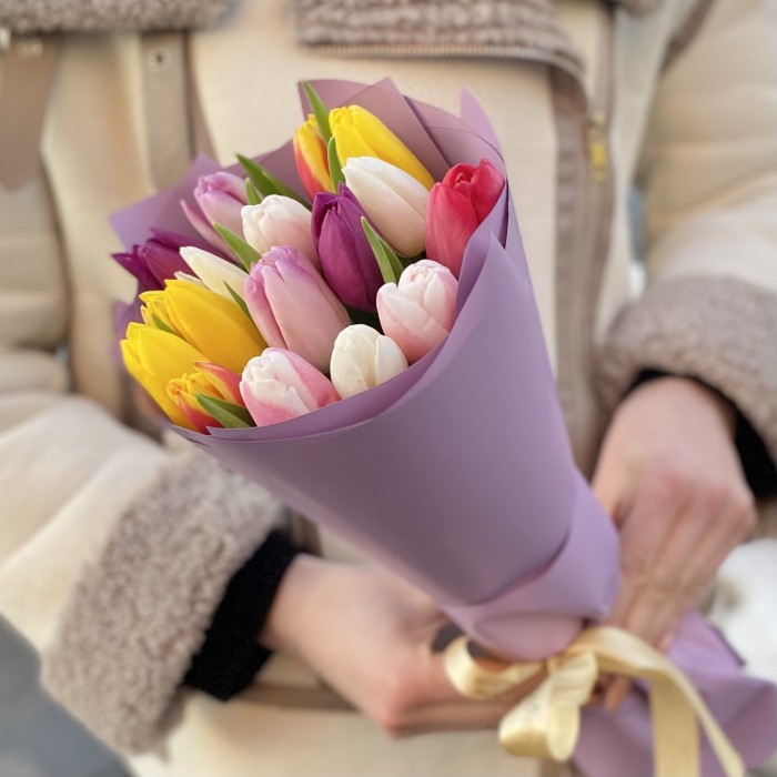 17 тюльпанов микс в упаковке