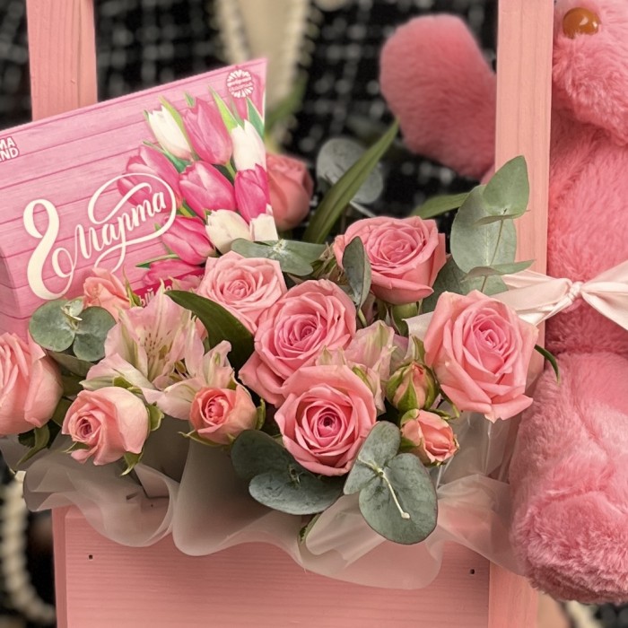 Композиция с 8 марта от Мишки с цветами