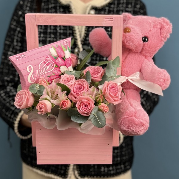 Композиция с 8 марта от Мишки с цветами