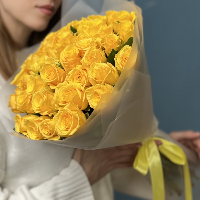 41 желтая роза 40 см