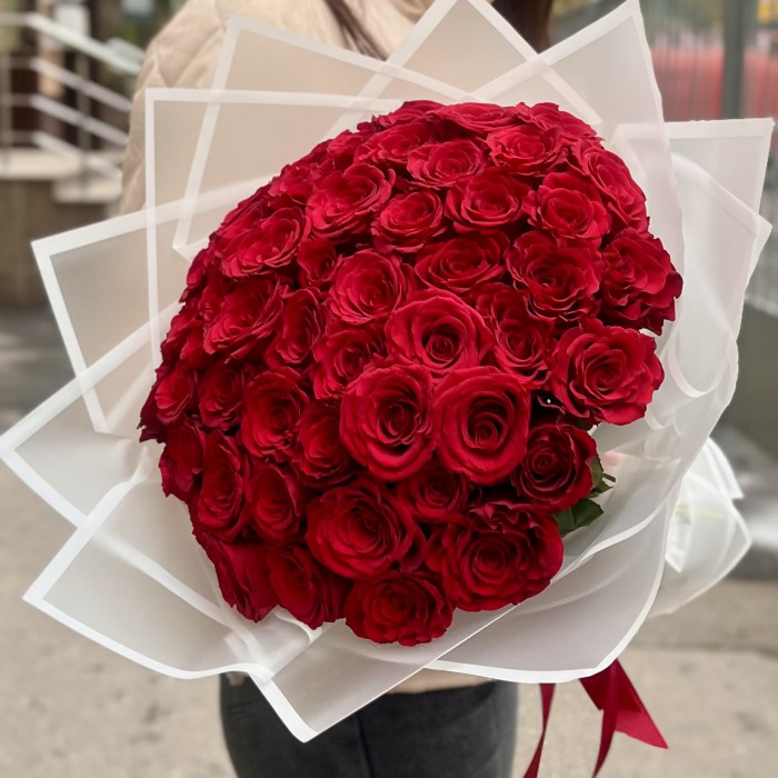 51 красная роза Махе