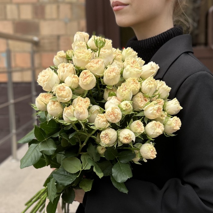 15 кустовых пионовидных роз Саммер-роз 50 см