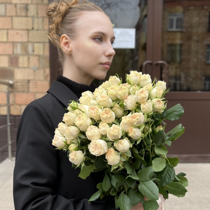 15 кустовых пионовидных роз Саммер-роз 50 см