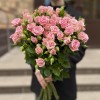 15 Розовых кустовых роз Одилия 60 см
