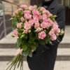 15 Розовых кустовых роз Одилия 60 см